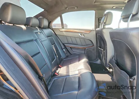 2013 Mercedes-Benz E 350 z USA, uszkodzony, nr VIN WDDHF5KB2DA764970